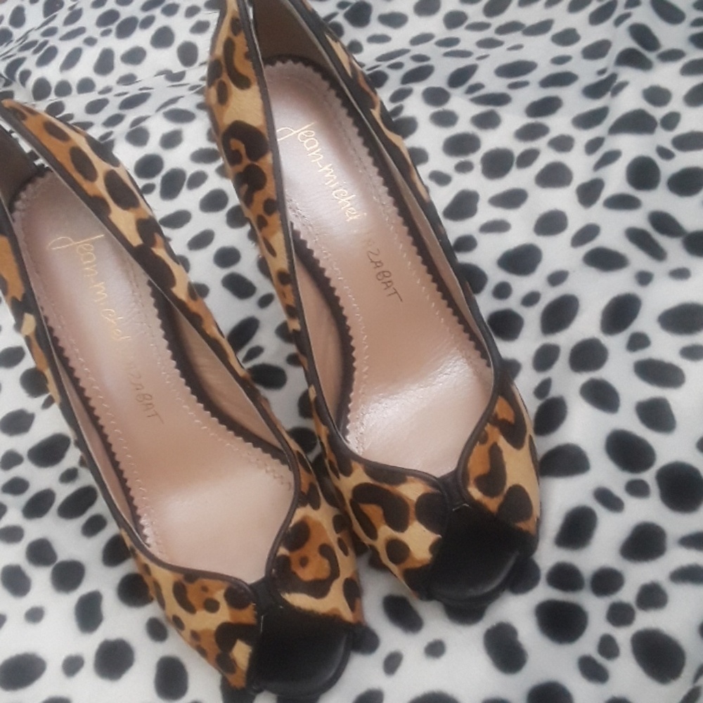 Vero cuoio Jean-Michelle Cazabat calf skin pumps.